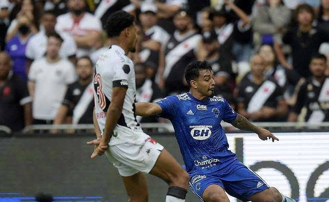 Cruzeiro joga com Vasco tentando garantir acesso à Série A